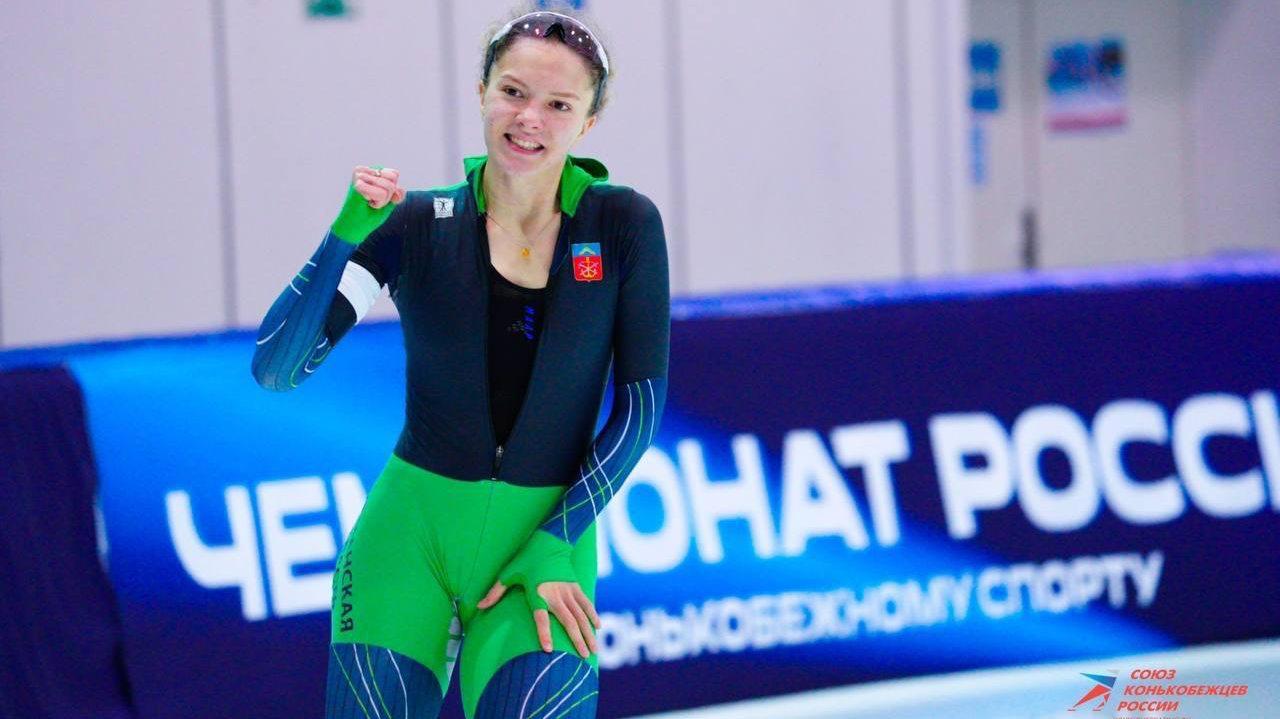 Конькобежка из Оленегорска Ксения Коржова завоевала три золотых медали на чемпионате России